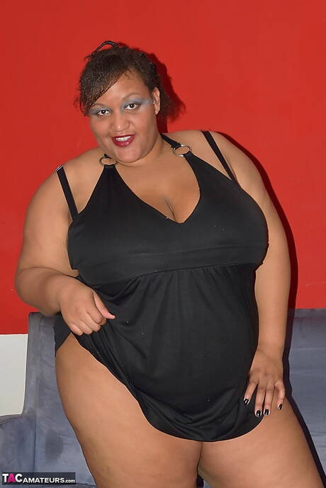 TAC Amateurs are pleased to offer you xxx pictures featuring Curvybunny B xxx gallery 272766