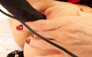 TAC Amateurs invite you to explore a xxx photos with Molly in scene with inserting a toy in twat