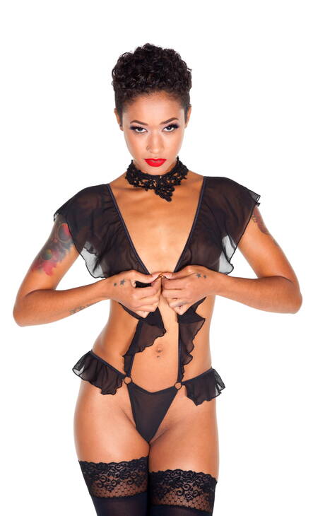 iStripper invite you to explore a free photos with Skin Diamond showing perfect shape